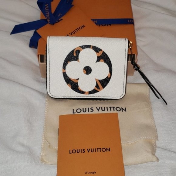 ❌ Sold❌Like New Louis Vuitton Ivory Giant Jungle Zippy Coin Purse - Picture 1 of 13